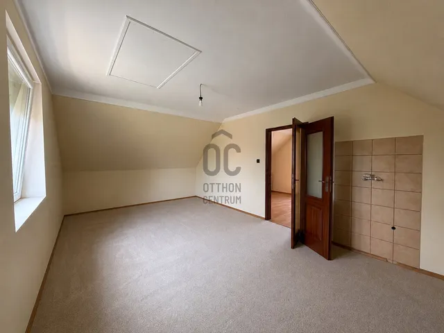 Eladó ház Cegléd 187 nm