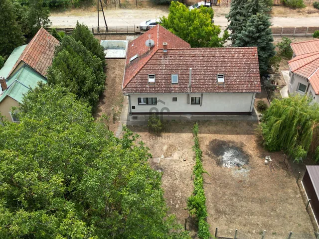 Eladó ház Cegléd, Öregszőlő 160 nm