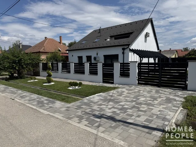 Eladó ház Szeged, Tápé 195 nm