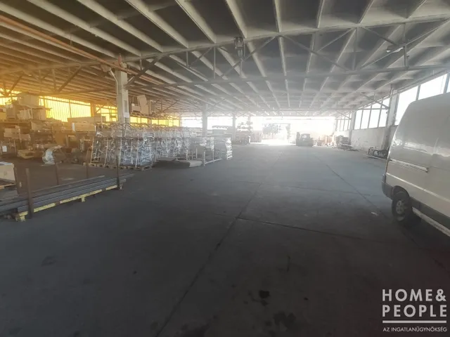 Kiadó kereskedelmi és ipari ingatlan Makó 2200 nm
