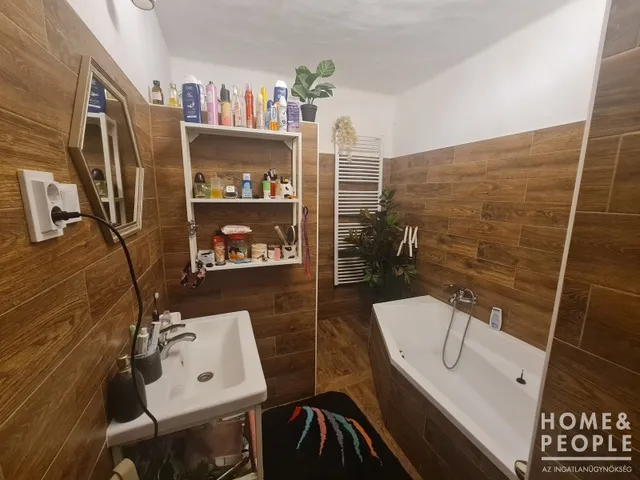 Eladó ház Algyő 166 nm