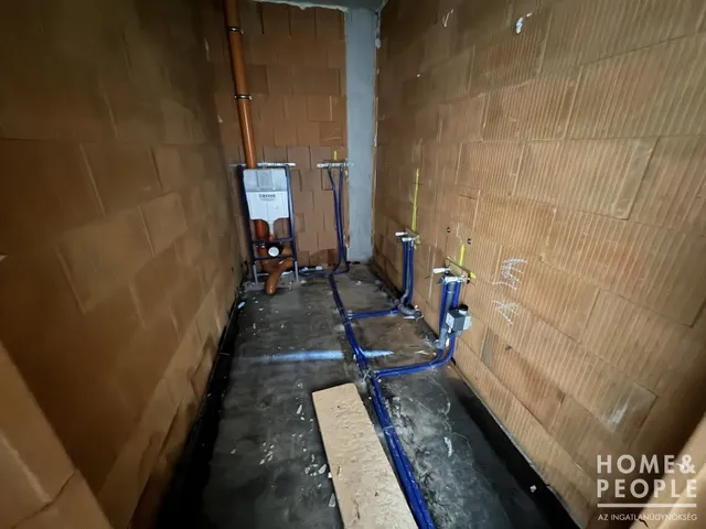 Eladó kereskedelmi és ipari ingatlan Szeged, Alsóváros 20 nm