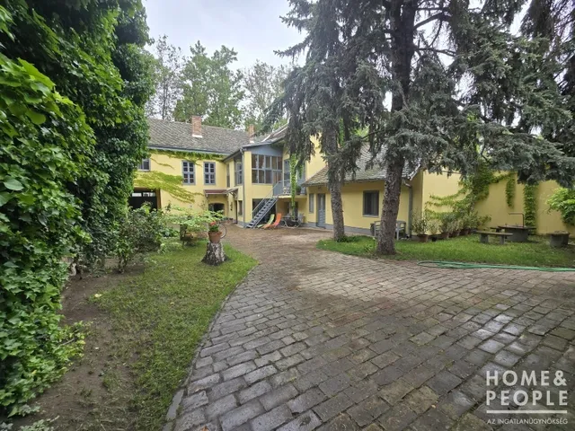 Eladó ház Szeged, Belváros 275 nm