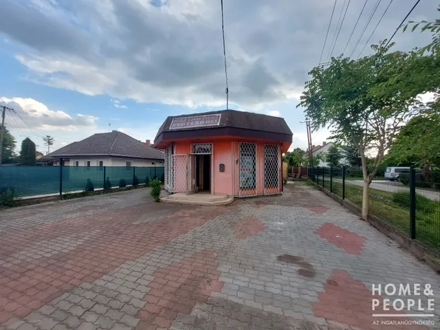 Eladó kereskedelmi és ipari ingatlan Szeged 80 nm