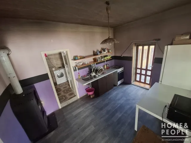 Eladó ház Forráskút 76 nm