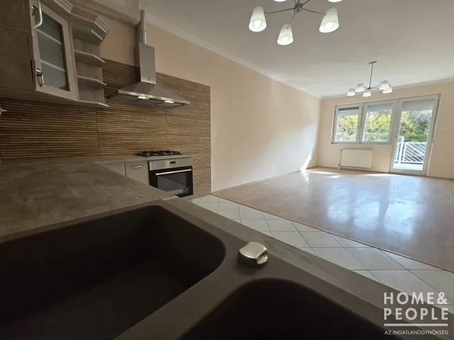 Eladó lakás Szeged, Rókus 62 nm