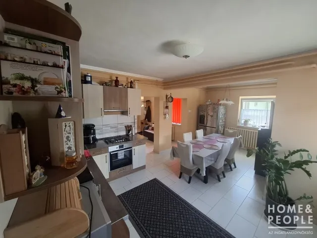 Eladó ház Algyő 170 nm