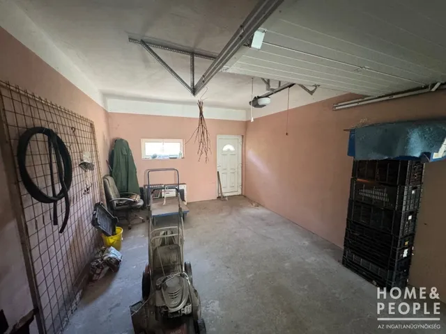 Eladó ház Csanádpalota 323 nm