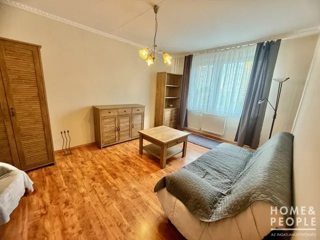 Eladó lakás Szeged, Makkosház 47 nm