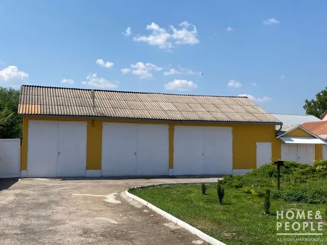 Kiadó kereskedelmi és ipari ingatlan Solt 100 nm