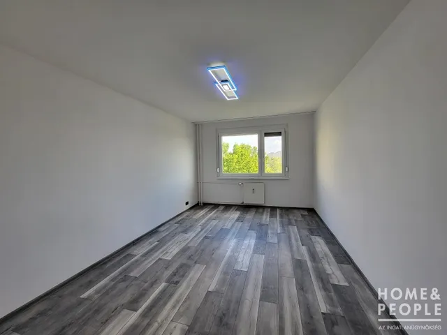 Eladó lakás Szeged, Tarján 77 nm