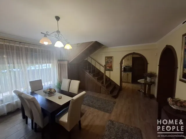 Eladó ház Sándorfalva 170 nm