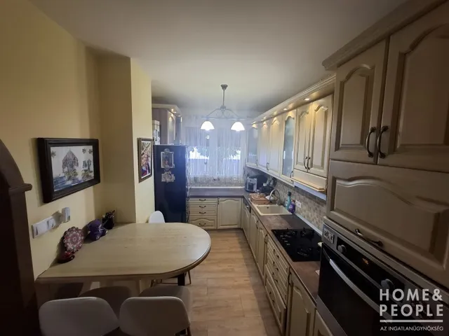 Eladó ház Sándorfalva 170 nm