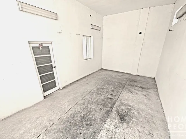 Eladó garázs Szeged, Alsóváros 32 nm