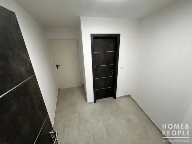 Eladó kereskedelmi és ipari ingatlan Szeged, Alsóváros