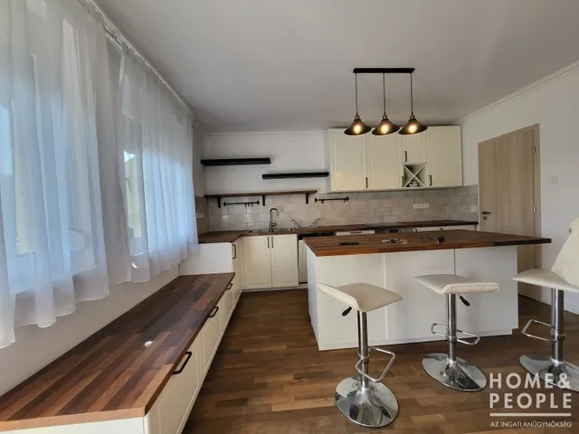 Eladó lakás Szeged, Rókus 120 nm