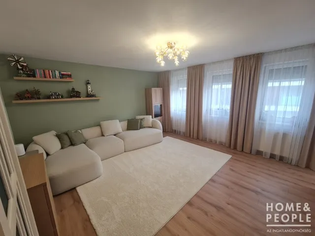 Eladó lakás Szeged, Makkosház 90 nm