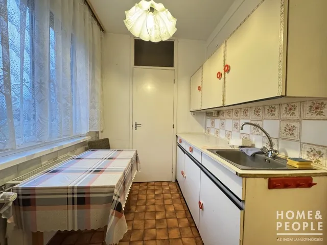 Eladó lakás Szeged, Makkosház 49 nm