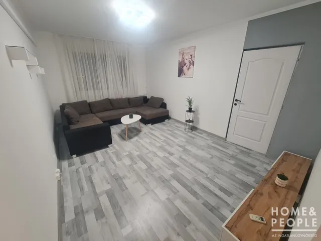 Eladó lakás Szeged, Makkosház 61 nm