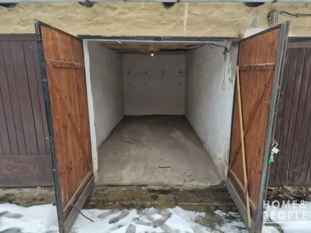 Eladó garázs Szeged, Belváros 13 nm