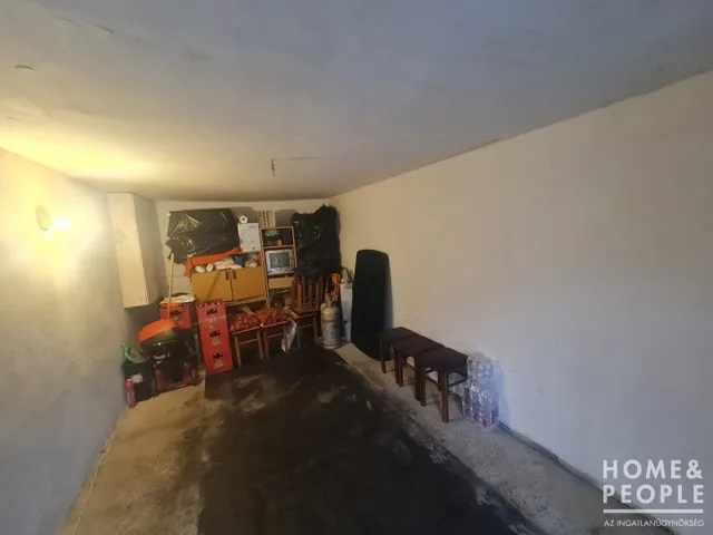 Eladó garázs Szeged, Fodorkert 15 nm