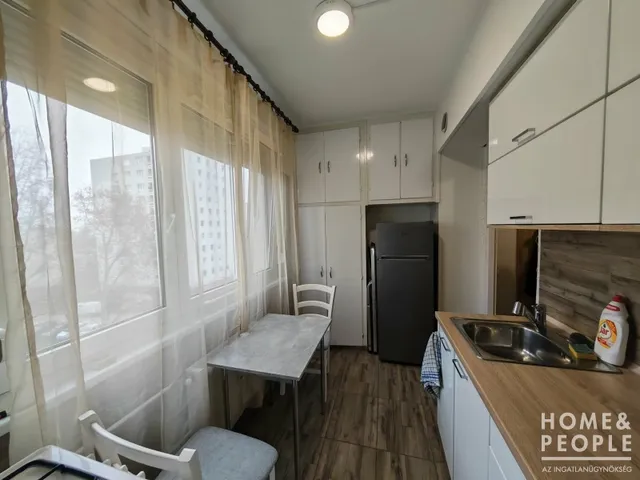 Eladó lakás Szeged, Makkosház 47 nm