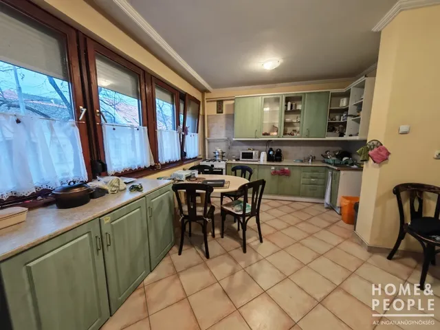 Eladó lakás Szeged, Belváros 109 nm