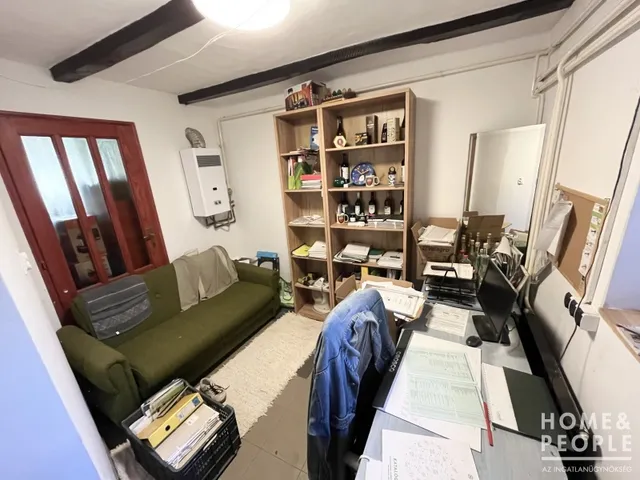 Eladó kereskedelmi és ipari ingatlan Balástya 250 nm