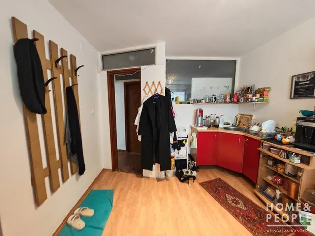 Eladó kereskedelmi és ipari ingatlan Szeged, Belváros 74 nm