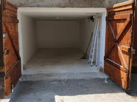 Eladó garázs Szeged, Újszeged 15 nm