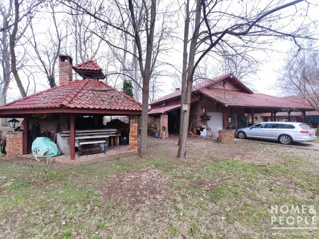 Eladó kereskedelmi és ipari ingatlan Pusztaszer 472 nm