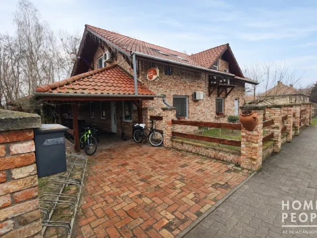 Eladó kereskedelmi és ipari ingatlan Pusztaszer 472 nm