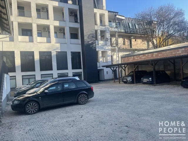 Eladó kereskedelmi és ipari ingatlan Szeged, Belváros 135 nm