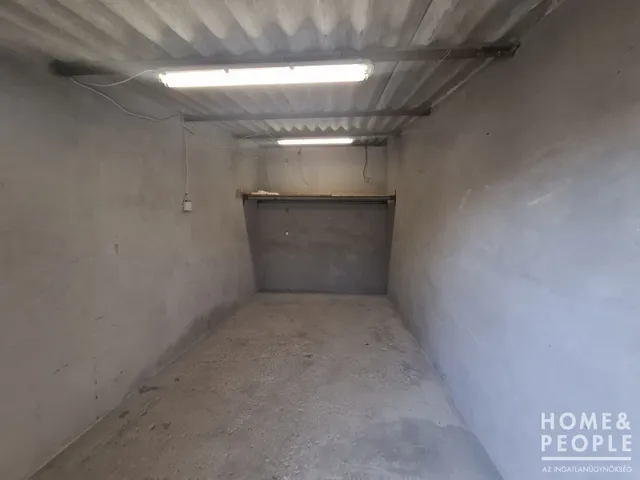 Eladó garázs Szeged, Petőfitelep 16 nm