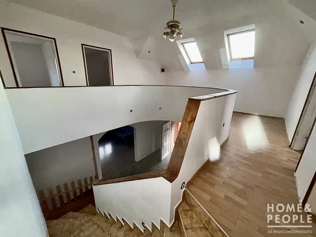 Eladó ház Sándorfalva 193 nm