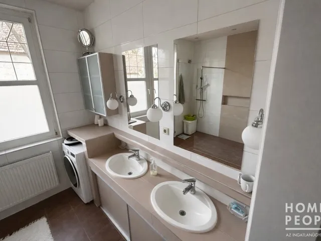 Eladó ház Szeged, Felsőváros 246 nm