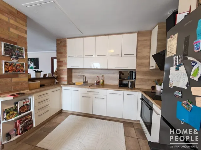 Eladó lakás Szeged, Petőfitelep 101 nm