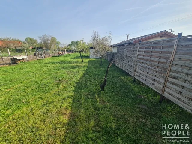 Eladó telek Hódmezővásárhely 1066 nm