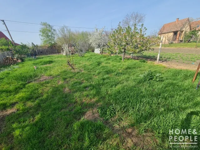 Eladó telek Hódmezővásárhely 1066 nm