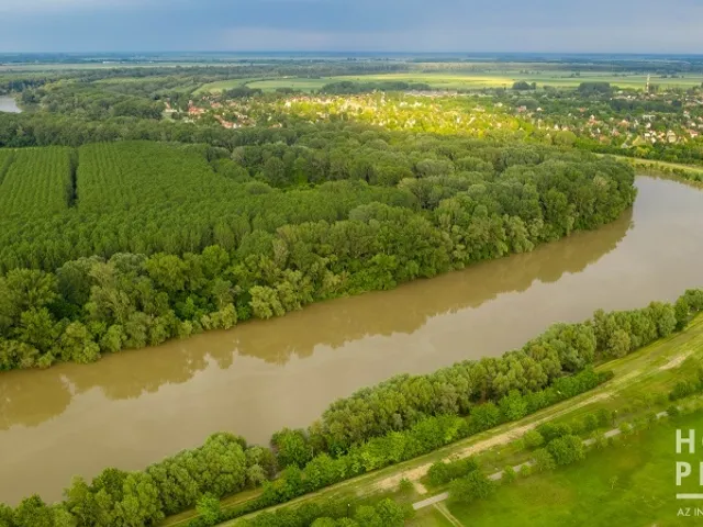 Eladó telek Szeged 3160 nm
