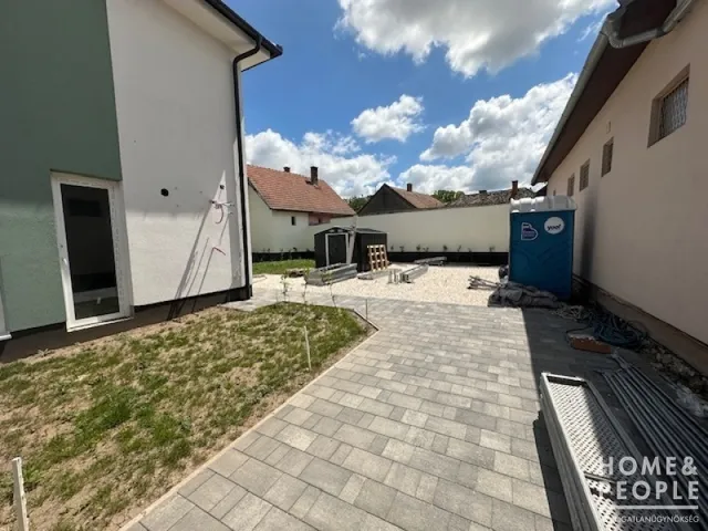 Eladó lakás Makó 74 nm