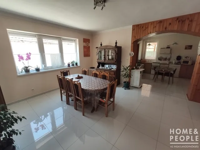 Eladó ház Hódmezővásárhely 200 nm