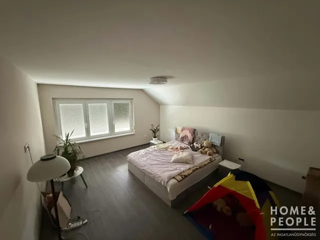 Eladó ház Szeged, Szőreg 160 nm
