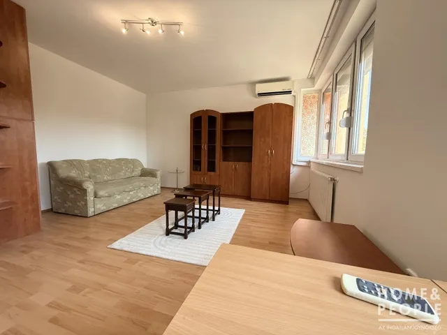Eladó lakás Szeged, Belváros 28 nm