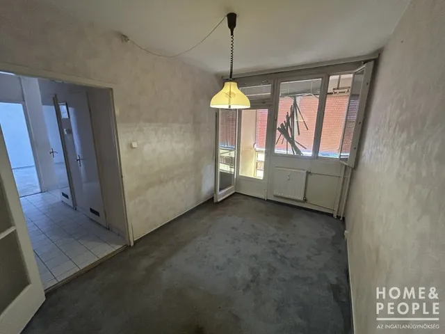 Eladó lakás Szeged, Makkosház 47 nm