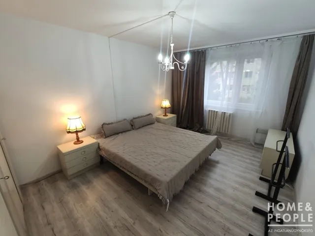 Kiadó lakás Szeged, Tarján 77 nm