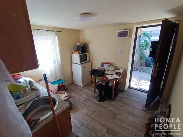 Eladó ház Pusztaszer 30 nm