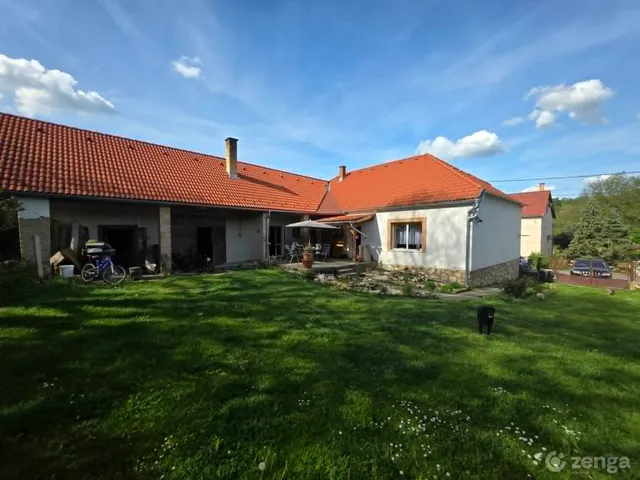 Eladó ház Komló, Jánosipuszta (Komló) 138 nm