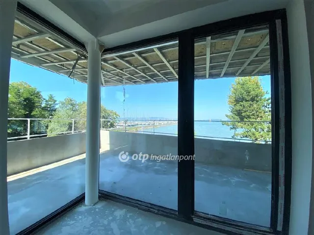Eladó nyaraló Balatonfenyves 114 nm