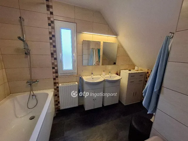 Eladó ház Csatár 150 nm